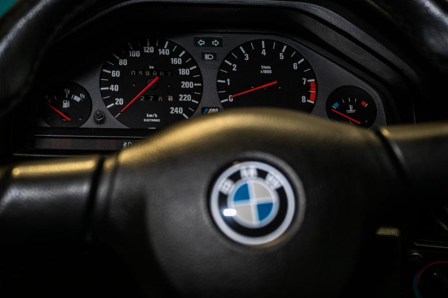 Панель приборов BMW M3 Coupe (E30) 1987 года  (фото 4 из 15)